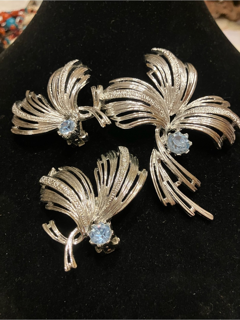 EMMONS ART DECO SILVER-TONE BROOCH AND EARRING SET - Picture 2 of 6
